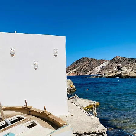 ヴィラ Milos Boathouse-between2seas Boutique Plaka (Milos)