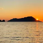 Milos Boathouse-between2seas Boutique Plaka (Milos)