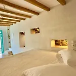 Milos Boathouse-between2seas Boutique *