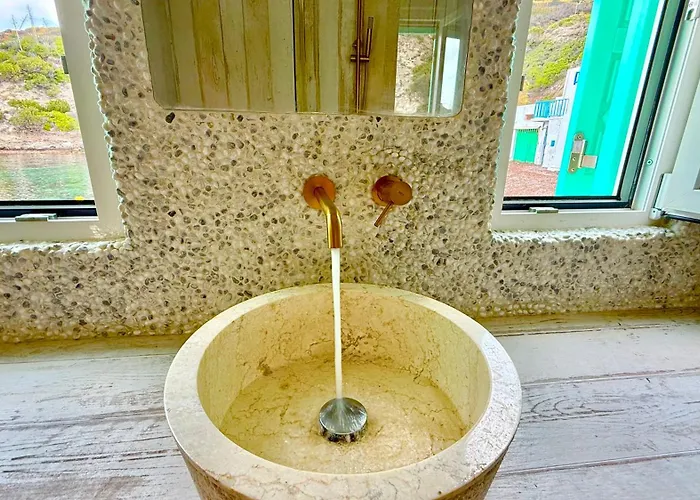 Milos Boathouse-between2seas Boutique Villa *