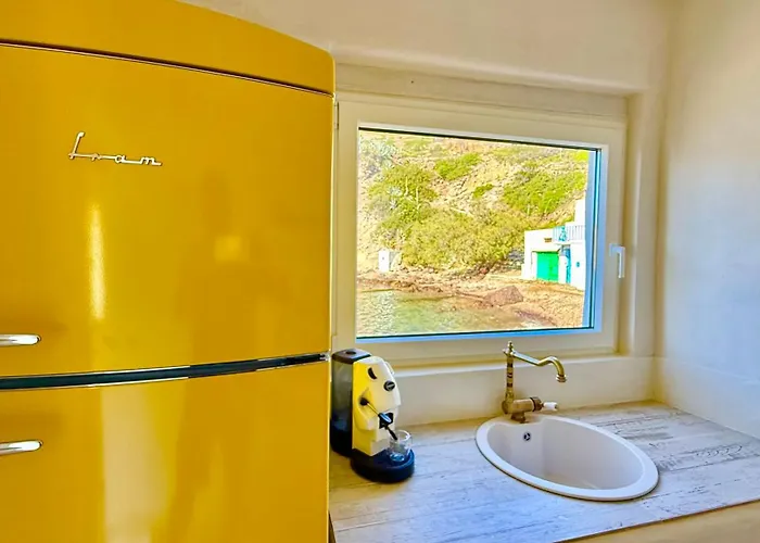 Villa Milos Boathouse-between2seas Boutique